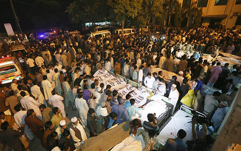 ឥណ្ឌានិងប៉ាគីស្ថានបានផ្អាកការផ្លាស់ប្តូរពាណិជ្ជកម្មនិងពិធីការយោធានៅព្រំដែន